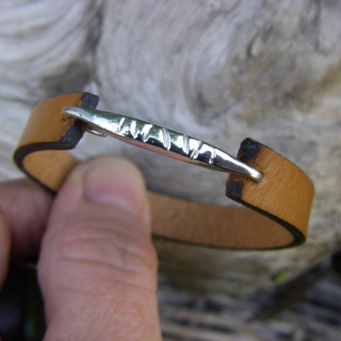 Bracelet en cuir avec attache forgée argent massif (18cm)